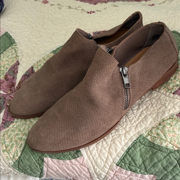 Crown Vintage Cruz zip ankle booties - Picture 1 of 10
